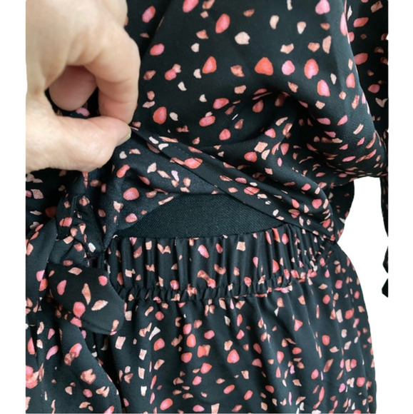 Bb Dakota black printed short romper. Size XS - Picture 10 of 13